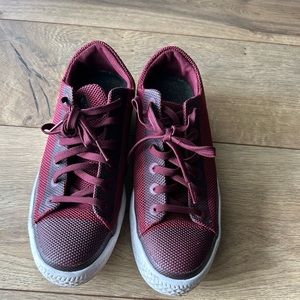 Women Converse size 7